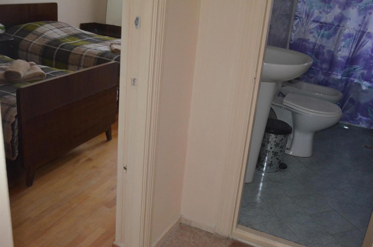 Alex'S Cosy Guesthouse Tbilisi Ruang foto
